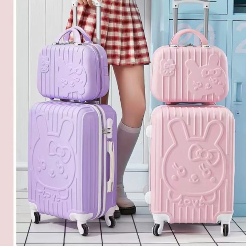 Compañero de viaje elegante: maleta de chicas con maquillaje incorporado para aventuras con estilo