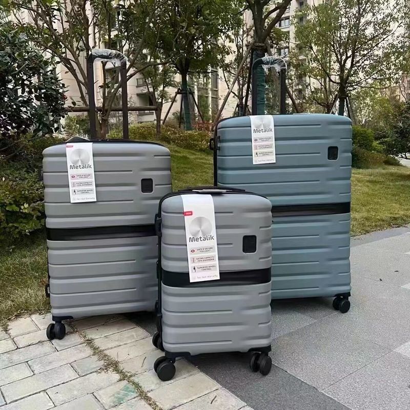 Fabricante Conjunto de equipaje de viaje con carruaje de avión portátil para exteriores de moda de cáscara dura PP
