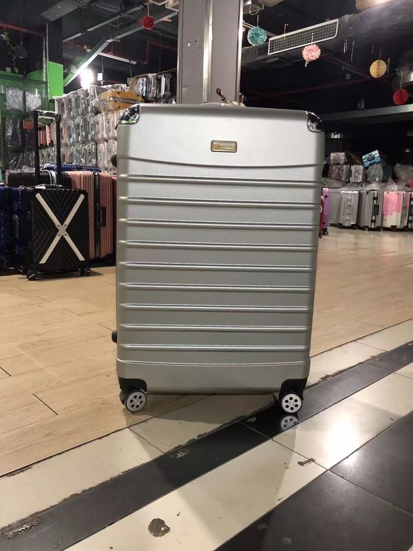 Nuevo estilo de equipaje de color conjunto de maleta barata en el tranvía llevar en el equipaje