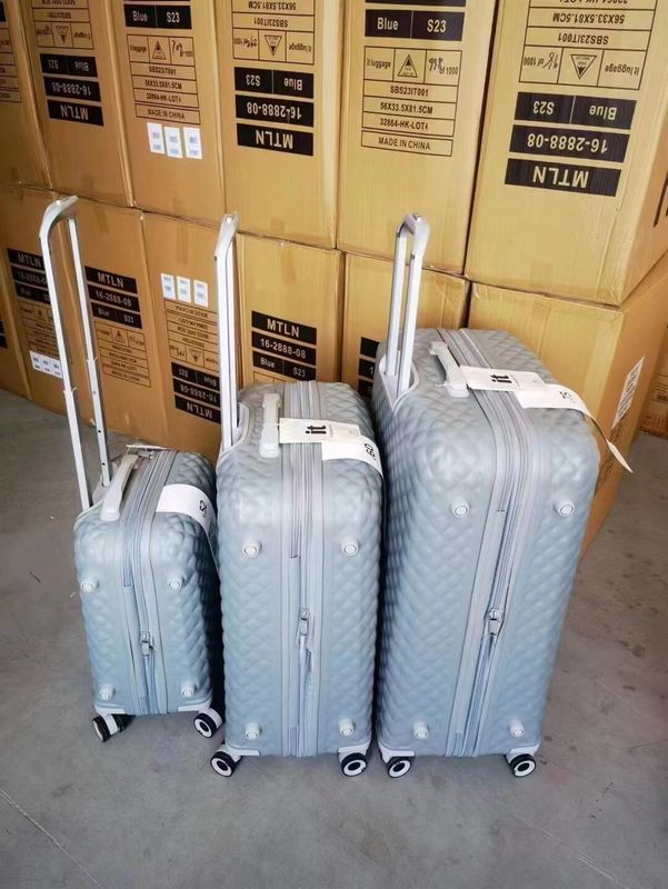 Venta al por mayor Baratos Grandes Duraderos de lujo PP duro maletas de transporte de carros maletas de viaje conjuntos de equipaje