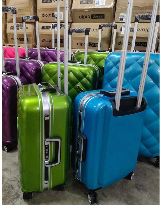 Smart Carry On Luggage Laptop Top Stand Bolsas de viaje Ropa con carruaje Bolsa escolar Envases Carruajes de ruedas