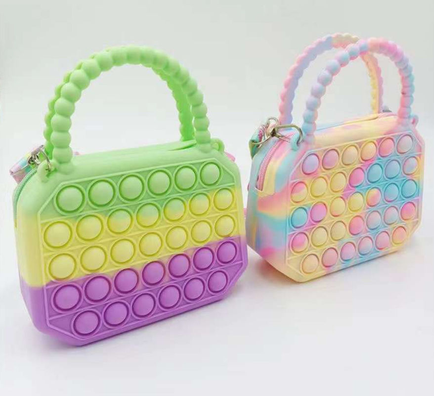 Bolso de monedas de silicona de colores de arco iris octogonales de fábrica con cremallera y bolso de bolsa de monedas de cadena flexible