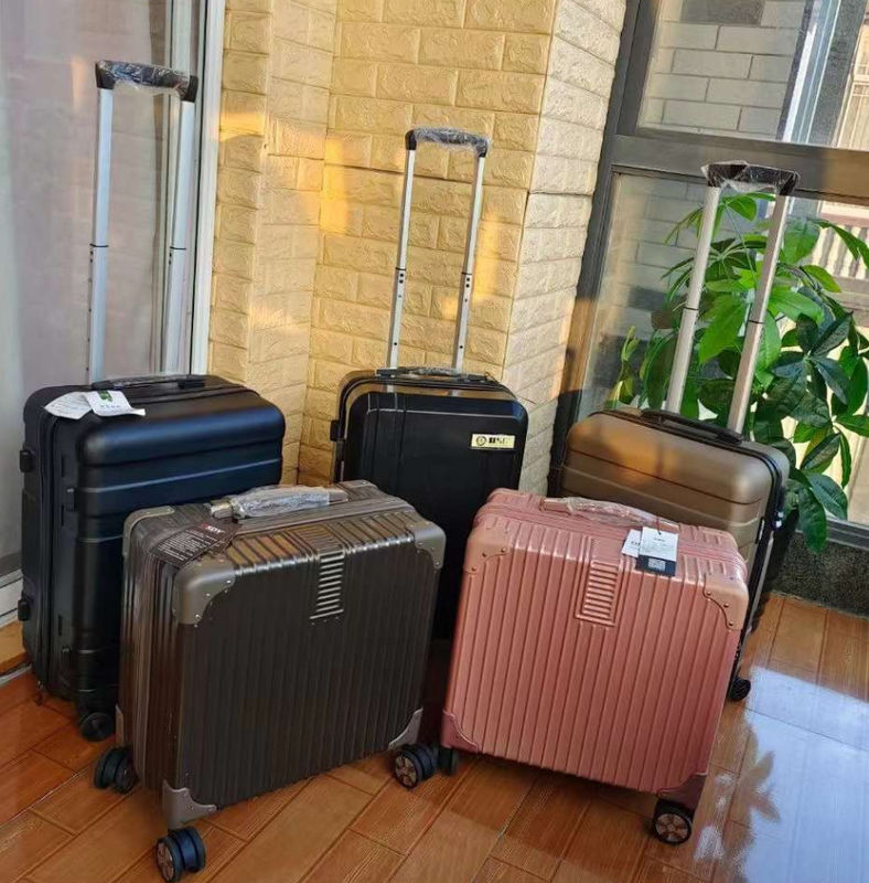 Valija de buen nivel, a prueba de arañazos, maleta de negocios, equipaje de computadora, maleta de aluminio silenciosa de cuatro ruedas, 18 pulgadas.