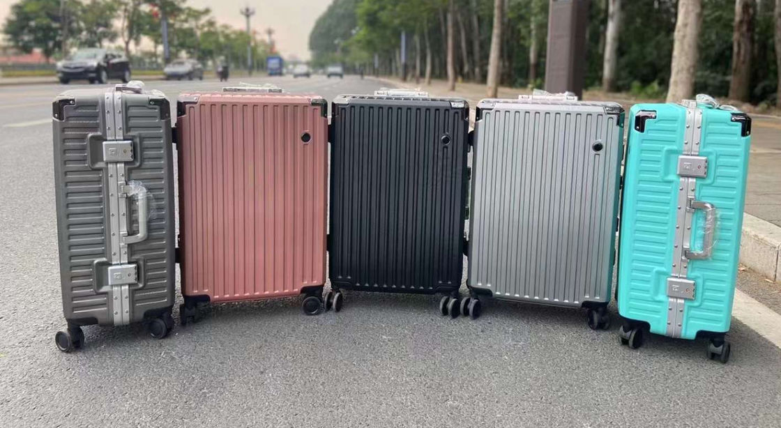 Diseño del cliente Cuadro de aluminio Equipo de equipaje 24 pulgadas Equipo de carruaje Conjunto de maletas de mano Ruedas universales silenciosas