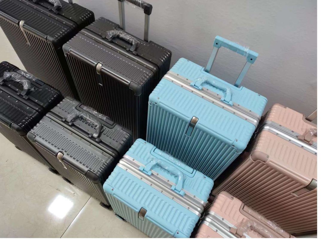 Cuadro de aluminio Equipaje de stock Diseño de moda 6 colores Alta capacidad Venta caliente 3 tamaños ABS + PC Material sin peso duro